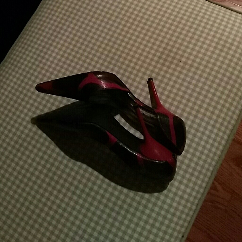 Shoes - Picture 4 of 4